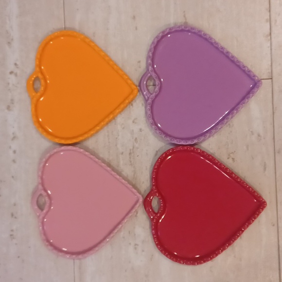 Williams Sonoma Other - Williams-Sonoma Set of 4 Scalloped Heart Mini Plates
